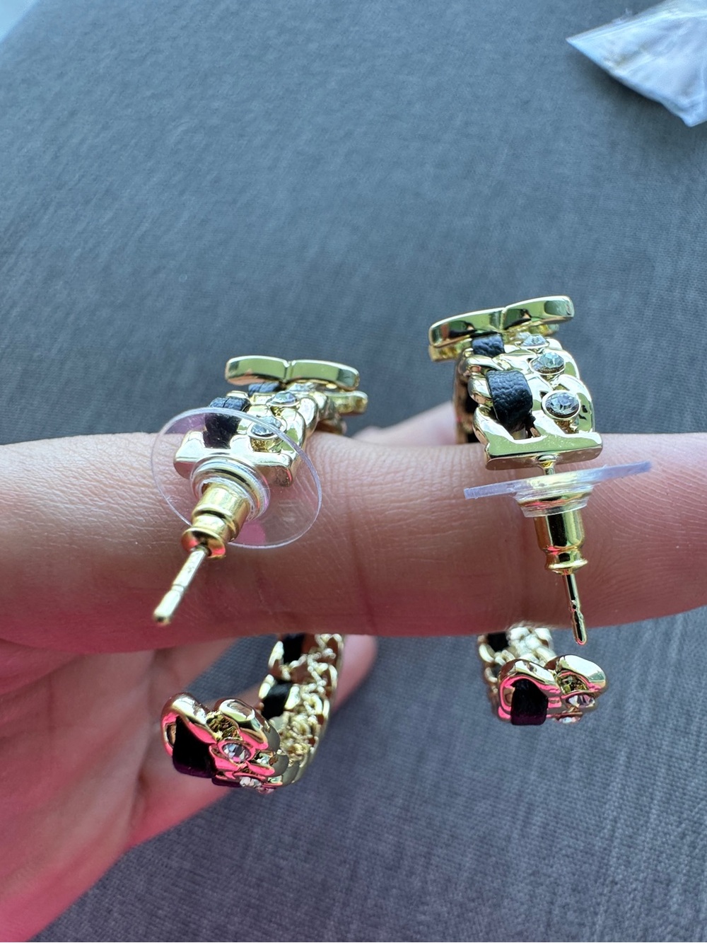 Luxury Gold and Black Interlocking CC Hoop Earrings - Picture 4 of 8